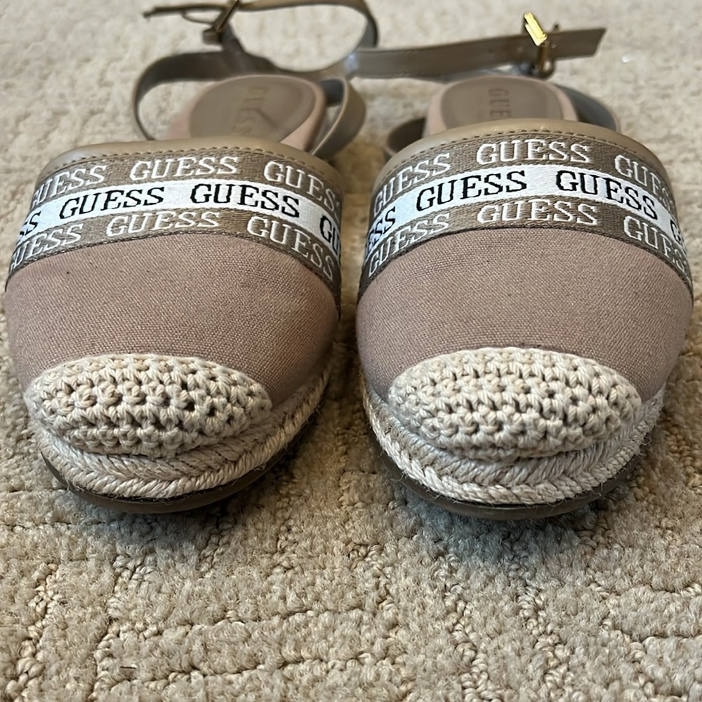 ✨ Guess Sandals - Picture 2 of 7